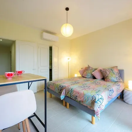 Valentina -inn With Apartamento *